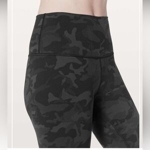 Lululemon Wunder Under Crop (Hi-Rise) *Full-On Luon 21"
Incognito Camo grey